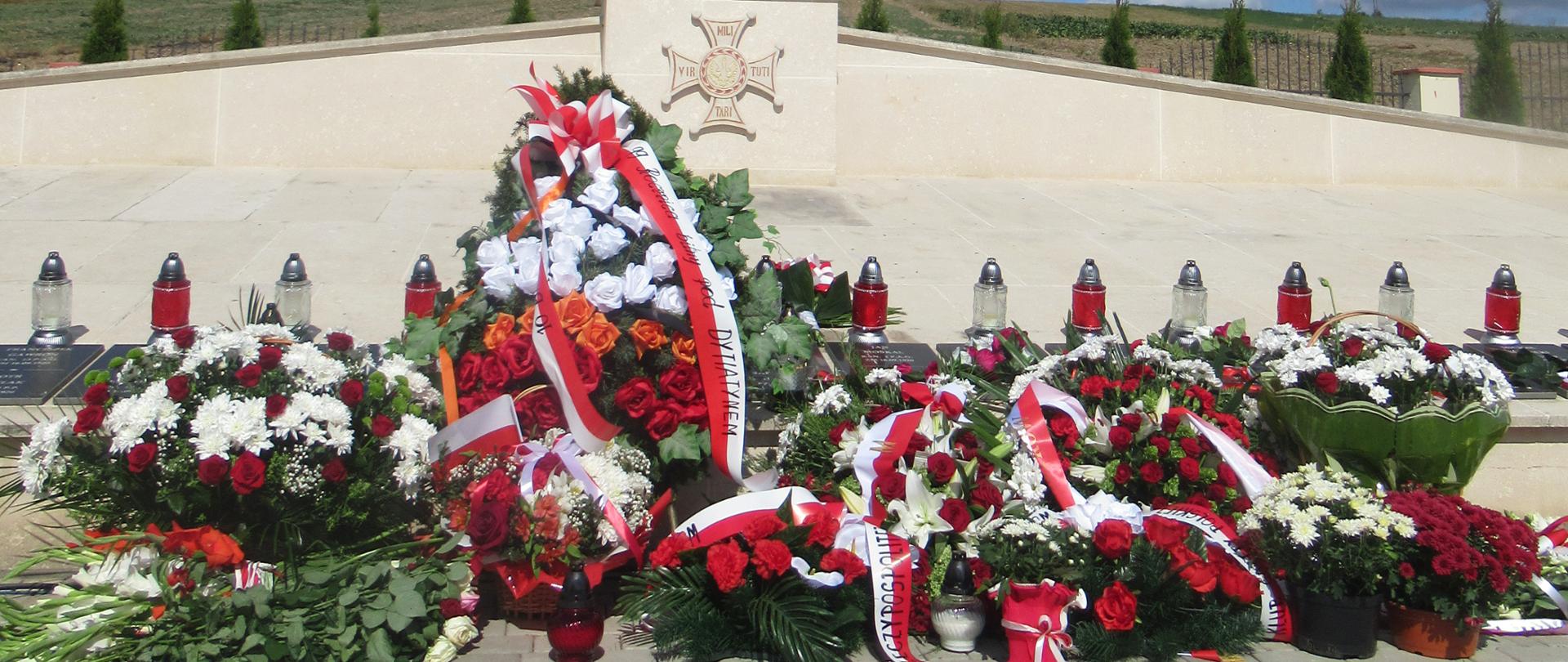 Cmentarz wojskowy w Dytiatynie