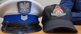 Czapka policjanta i strażaka