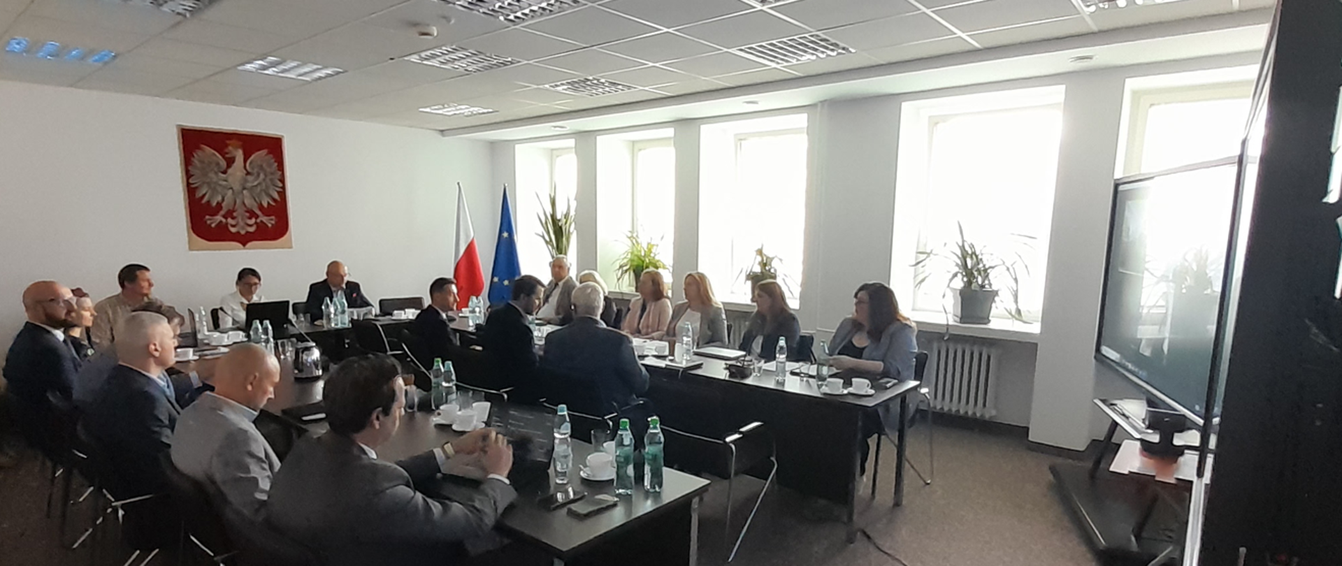 Zdjęcie przedstawia członków Rady IIP podczas posiedzenia.