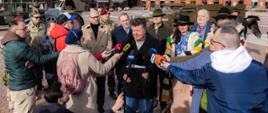 Uczestnicy konferencji prasowej dot. XIV Pikniku Niepodległościowego 