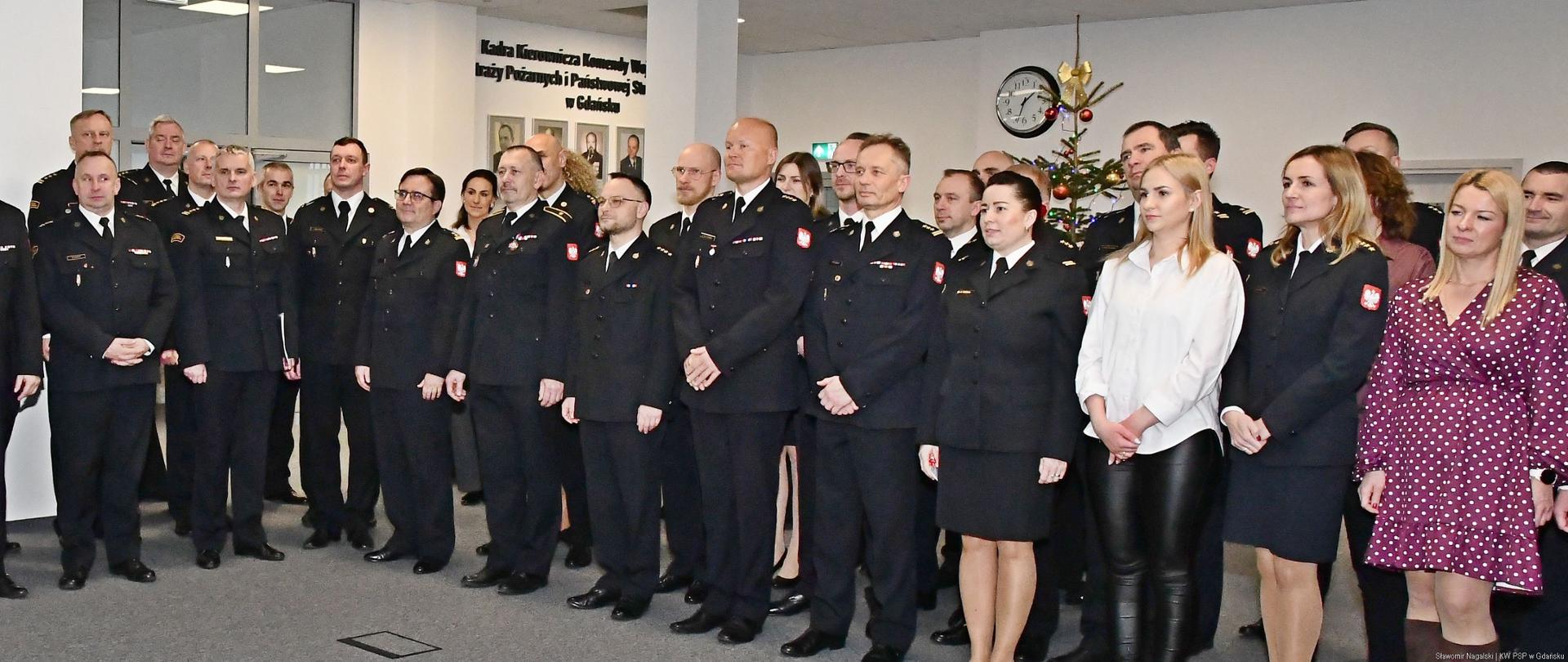 Spotkanie świąteczne pracowników cywilnych i funkcjonariuszy komendy wojewódzkiej PSP w Gdańsku oraz komendantów miejskich i powiatowych PSP z terenu województwa pomorskiego