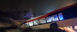 Wypadek autobusu komunikacji podmiejskiej