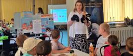 Zajęcia edukacyjne dla dzieci uczestniczących w półkoloniach organizowanych przez Klub Relaks Bytomskiej Spółdzielni Mieszkaniowej