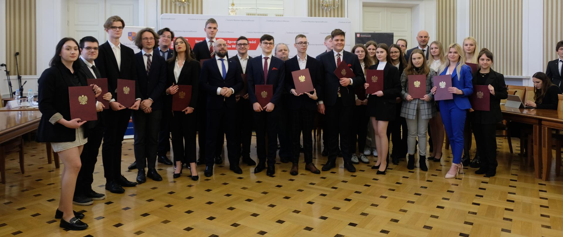 Finaliści II edycji Olimpiady Wiedzy o Prawie i Wymiarze Sprawiedliwości 