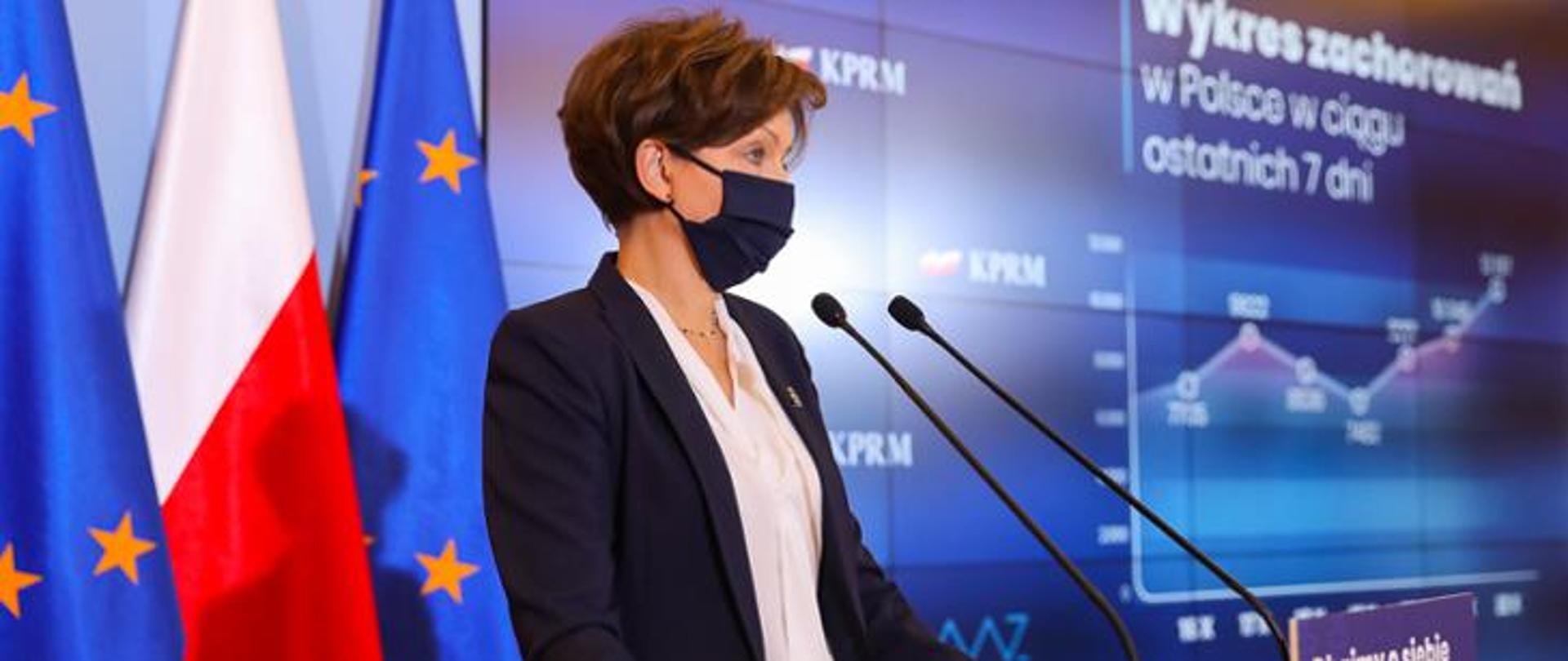 Minister Maląg podczas briefingu w KPRM