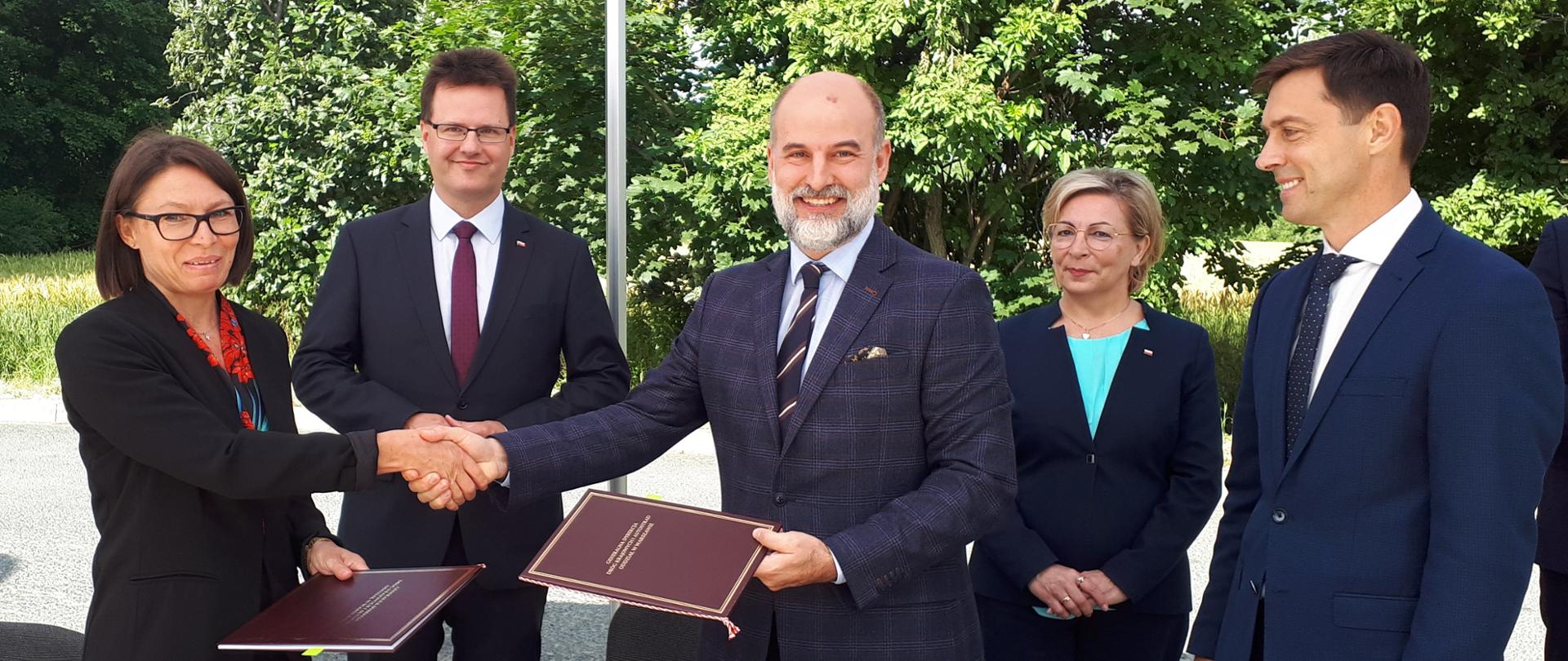 Generalna Dyrekcja Dróg Krajowych i Autostrad zawarła umowę na projekt i budowę drogi ekspresowej S7 Załuski – Modlin.