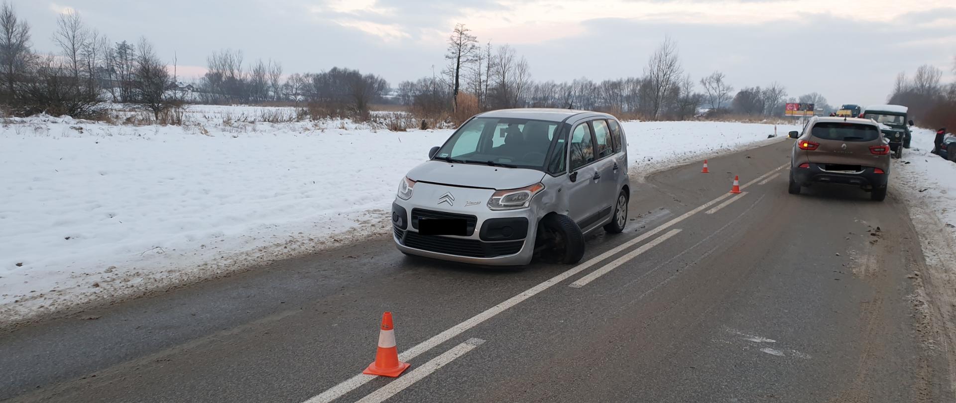 Kolizja z udziałem czterech samochodów w miejscowości Cudzynowice.