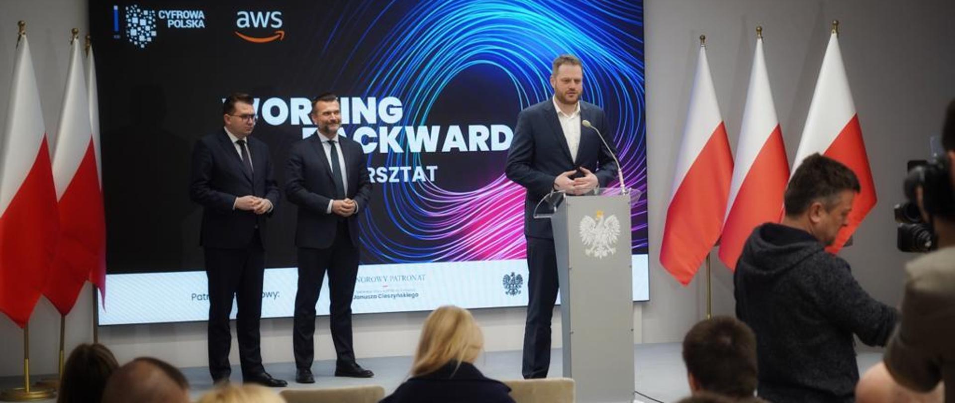 Transformacja cyfrowa miast i wsi – ruszają szkolenia dla samorządów 