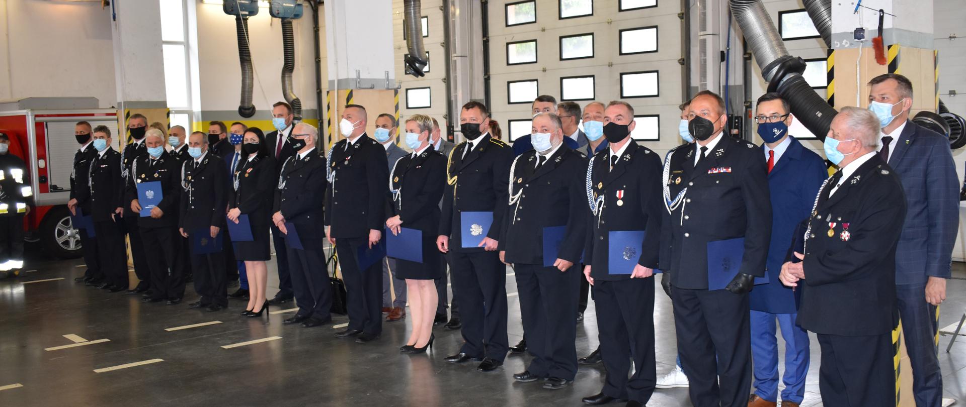 Zbiórka zaproszonych przedstawicieli jednostek.