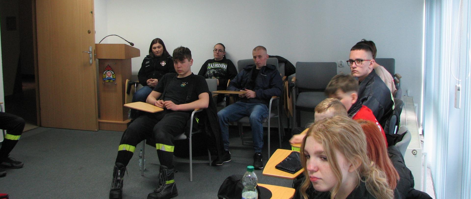 Słuchacze na sali podczas wykładu