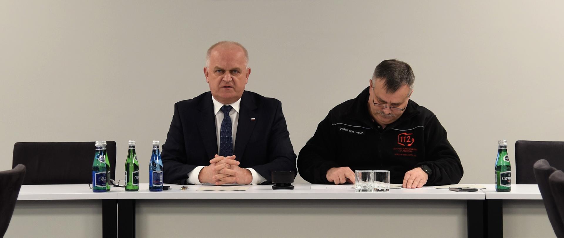 Wojewoda w czasie wideokonferencji z samorządowcami