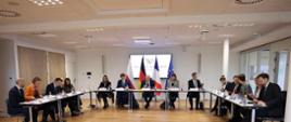 Minister Adam Szłapka podczas spotkania Ministrów ds. Europejskich państw Trójkąta Weimarskiego 