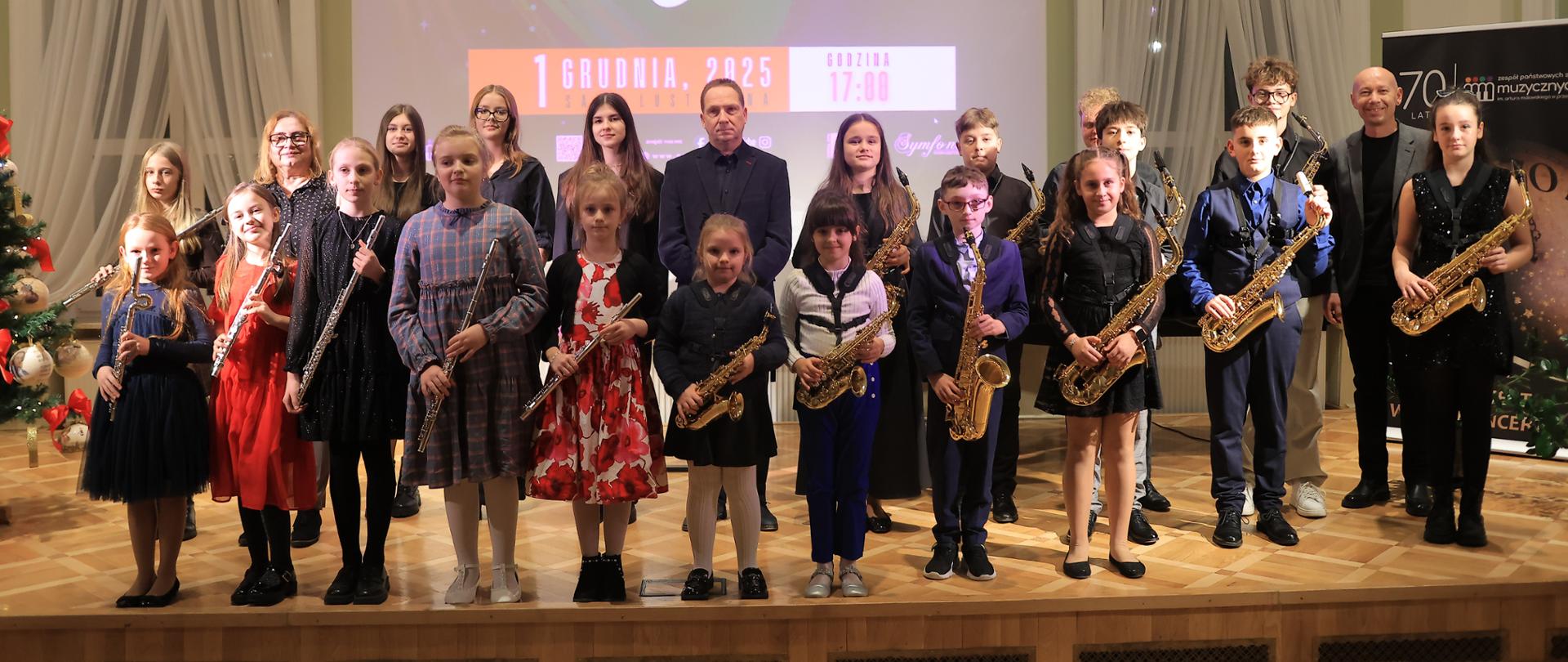 Zdjecie uczestników grudniowego koncertu Nocne Rozmowy Saksofonowe 