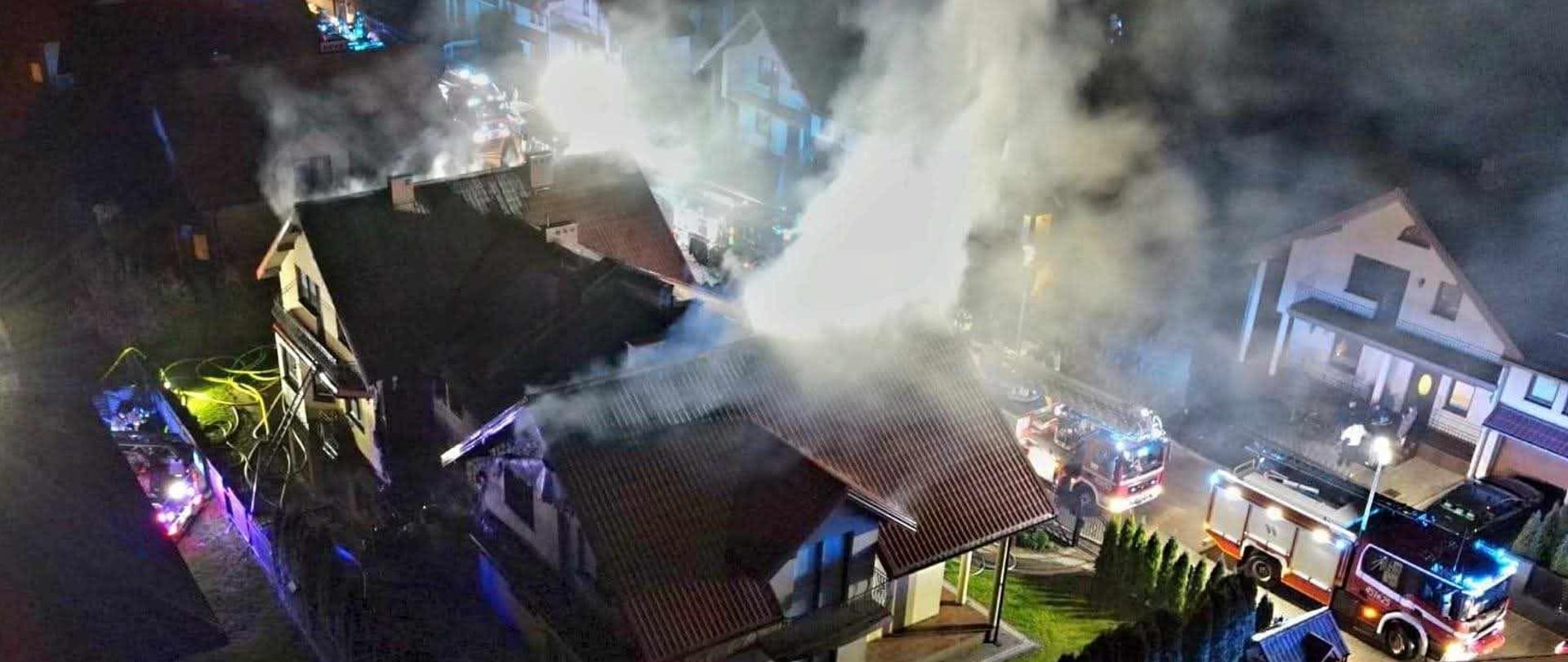 Pożar budynku mieszkalnego w Grójcu na ulicy Juliana Tuwima