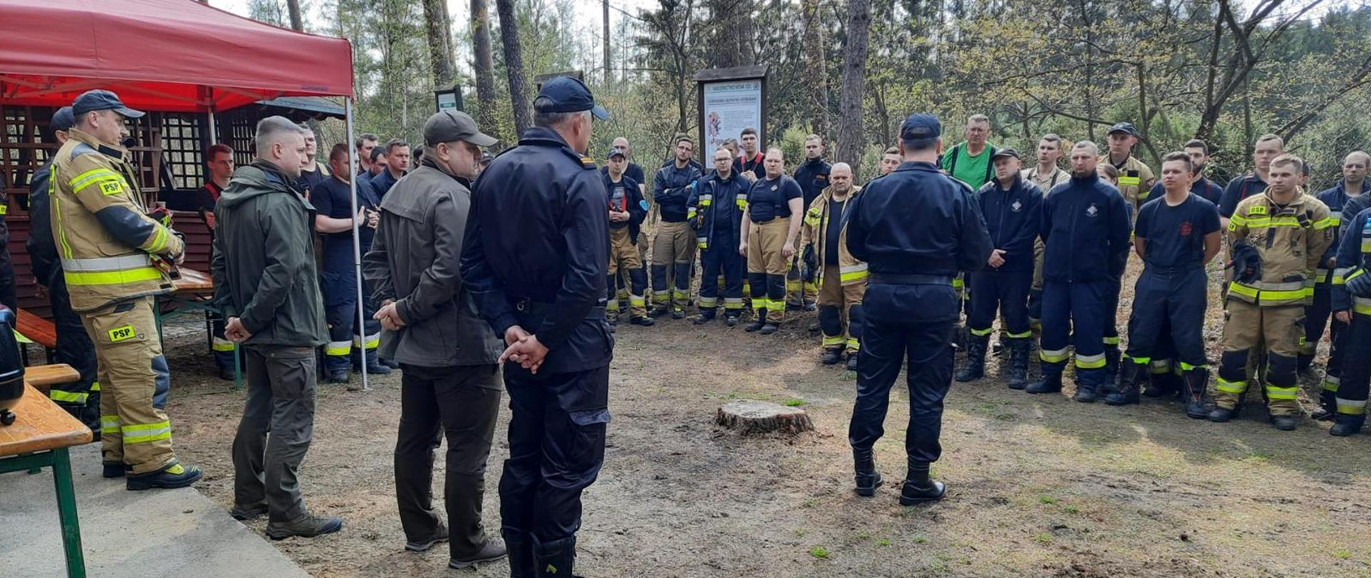 Coroczne ćwiczenia związane z działaniami straży pożarnej prowadzonymi na obszarach leśnych podczas pożarów lasów