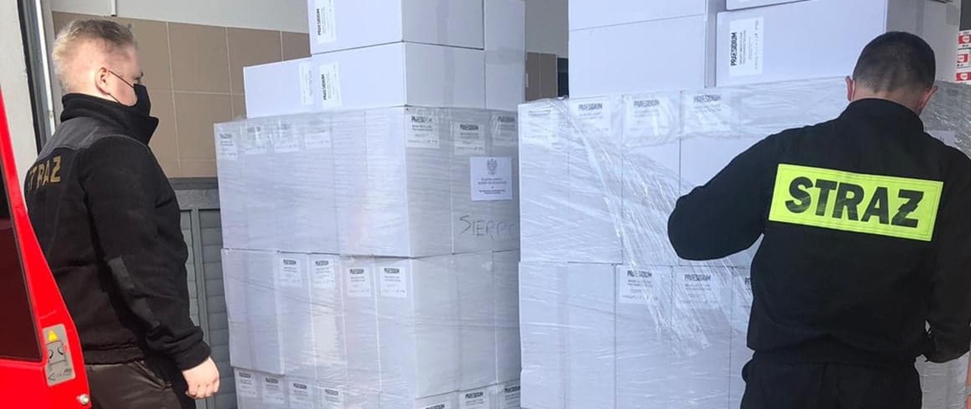 Odbiór maseczek i płynów dezynfekujących z JRG 2 Płock.