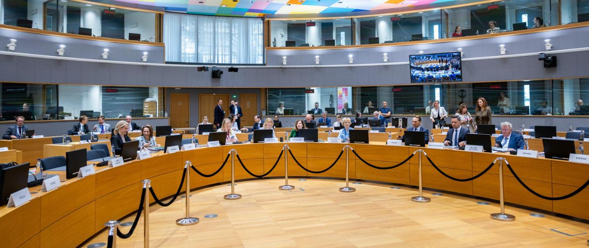 Minister Radosław Sikorski uczestniczył w posiedzeniu Rady do Spraw Zagranicznych w Brukseli