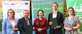 Na zdjęciu od lewej Katarzyna Jastrzemska, Józef Matysiak zastępca prezesa zarządu NFOŚiGW, Dorota Zawadzka-Stępniak, Maciej Fijałkowski, Urszula Świerżewska-Chrzan