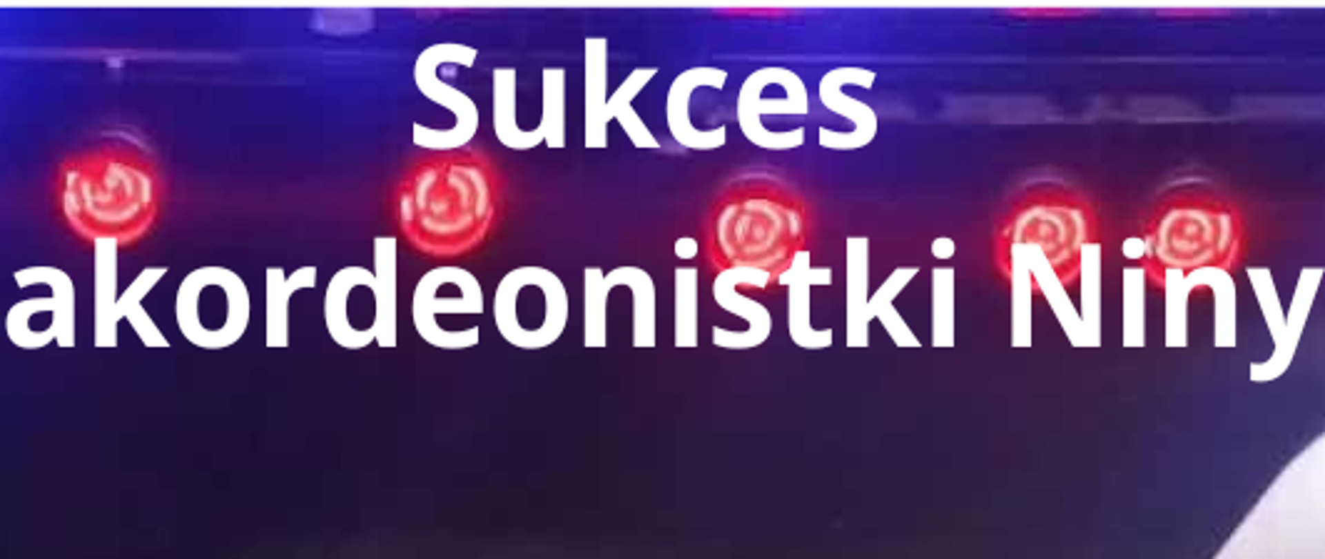Zdjęcie przedstawia kolaż 4 zdjęć, na 1 u góry od lewej zdjęciu uczennica Nina Chuda z akordeonem podczas występu na konkursie, dalej z prawej u góry zdjęcie dyplomu wyróżnienia dla Niny Chudej, na dole od lewej informacja o zdobyciu wyróżnienia przez Ninę Chudą na III Ogólnopolskich Spotkaniach Młodych Akordeonistów w Łodzi, dalej z prawej na dole kolejne zdjęcie Niny z akordeonem podczas występu na konkursie w towarzystwie innej uczennicy.
