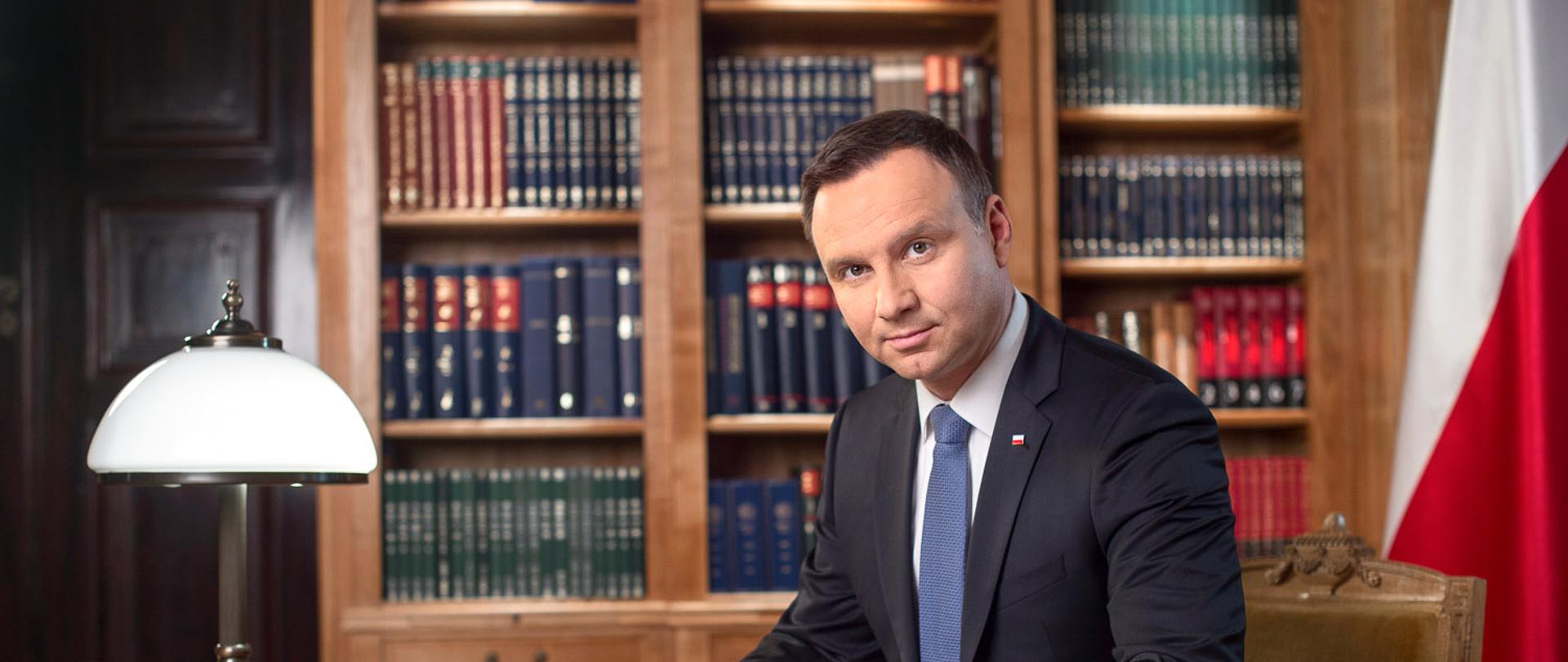 prezydent przy stole