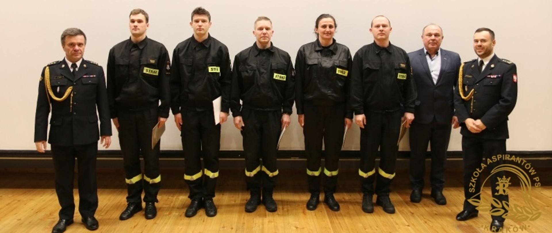 Wyróżnieni strażacy