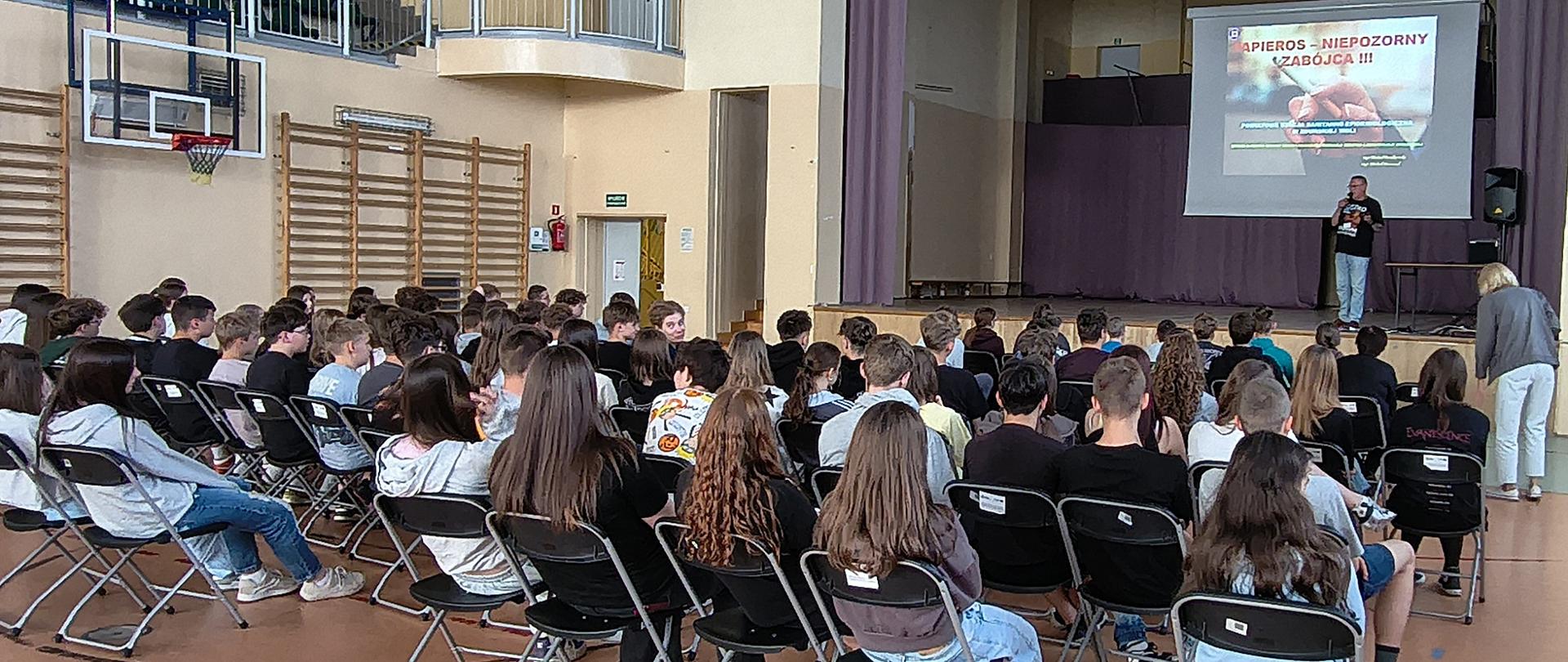 Uczniowie na prelekcji w ramach Światowego Dnia bez Tytoniu - Szkoła Podstawowa w Szadku
