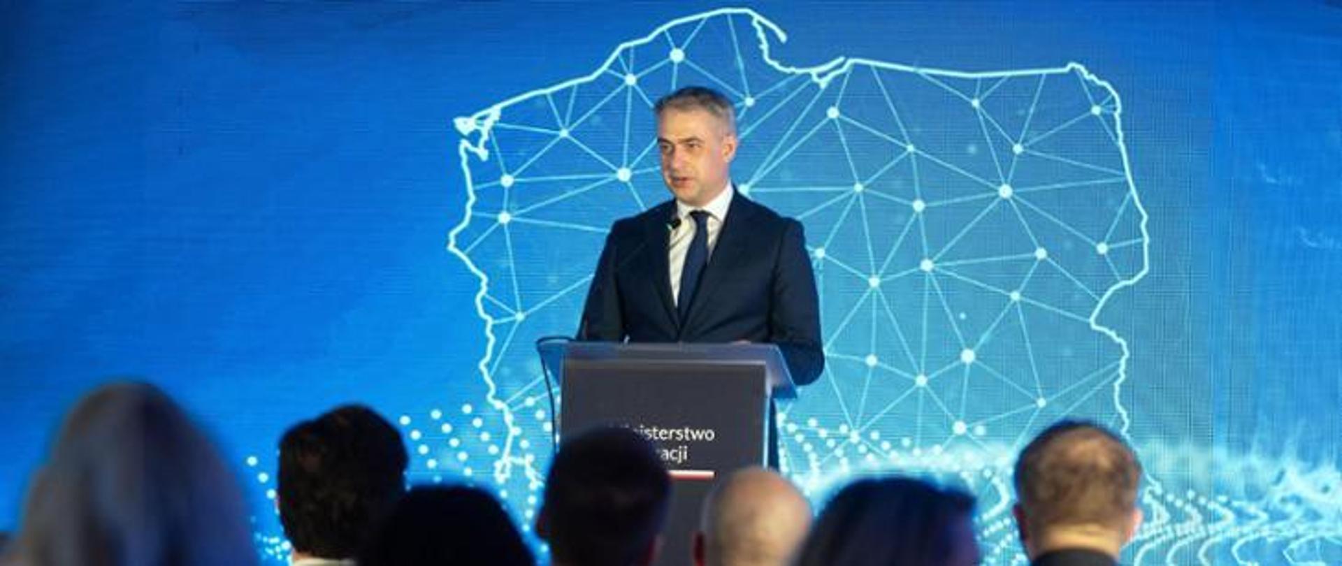 Zdjęcie Ministra Cyfryzacji Krzysztofa Gawkowskiego podczas Konsultacji społecznych na PGE Narodowym