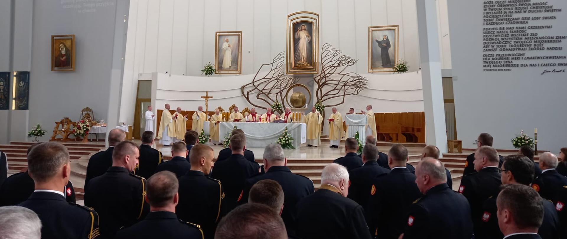 Strażacy podczas uroczystej mszy św.
KP PSP Myślenice
XXI Małopolska Pielgrzymka Strażaków