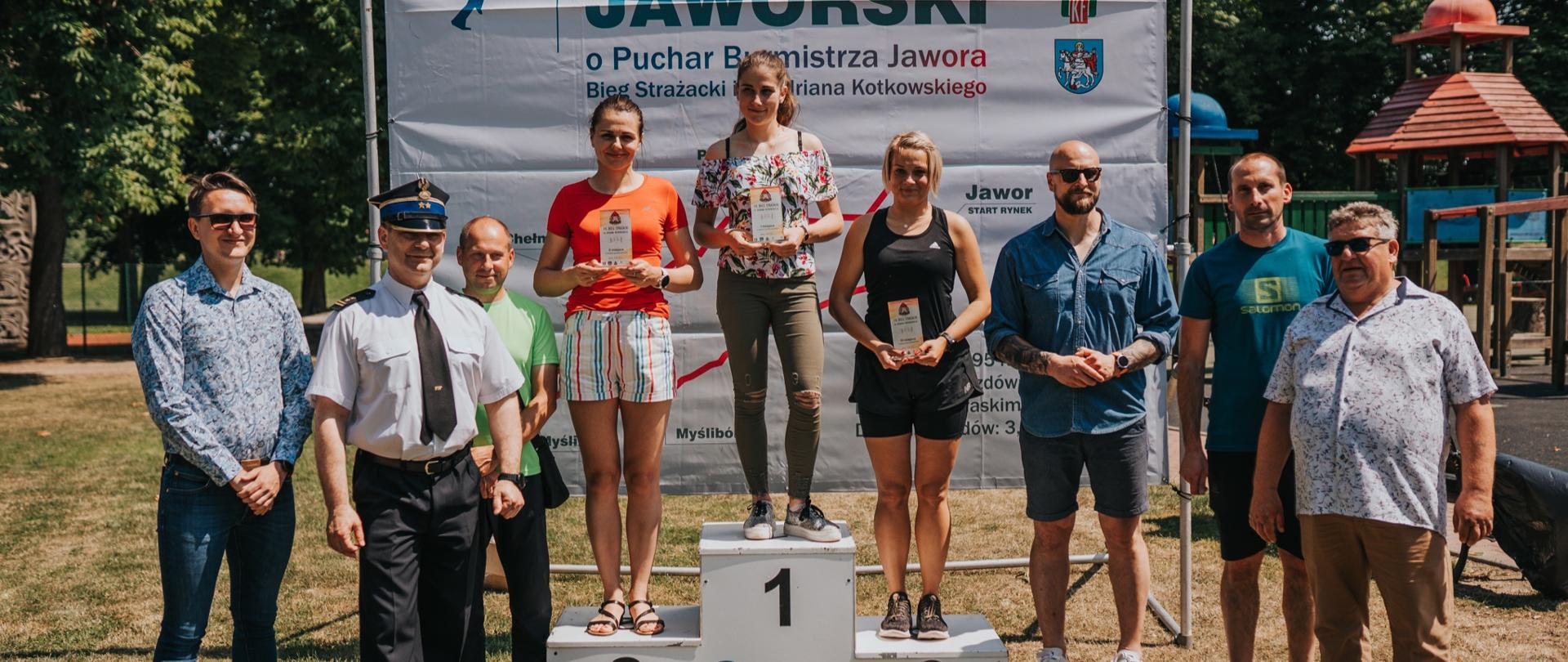 Na starcie półmaratonu stanęło 131 biegaczy, w tym funkcjonariusze Państwowej Straży Pożarnej. Pomimo wymagającej i selektywnej trasy, ciężkich warunków pogodowych zwycięzcą w kategorii kobiet została sekc. Joanna Frukacz z Komendy Miejskiej PSP Bielsko-Biała.