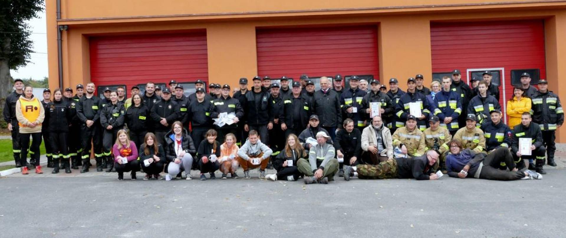 Zdjęcie grupowe wszystkich uczestników manewrów.