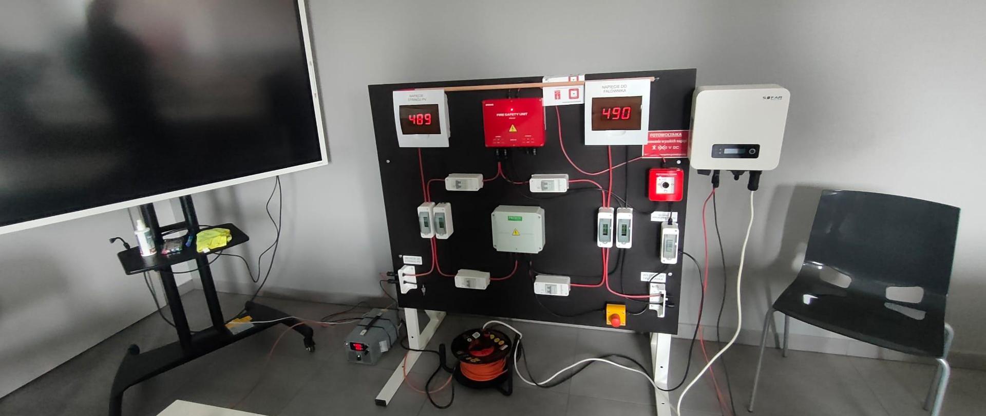 stanowisko szkoleniowe dot. instalacji fotowoltaicznych