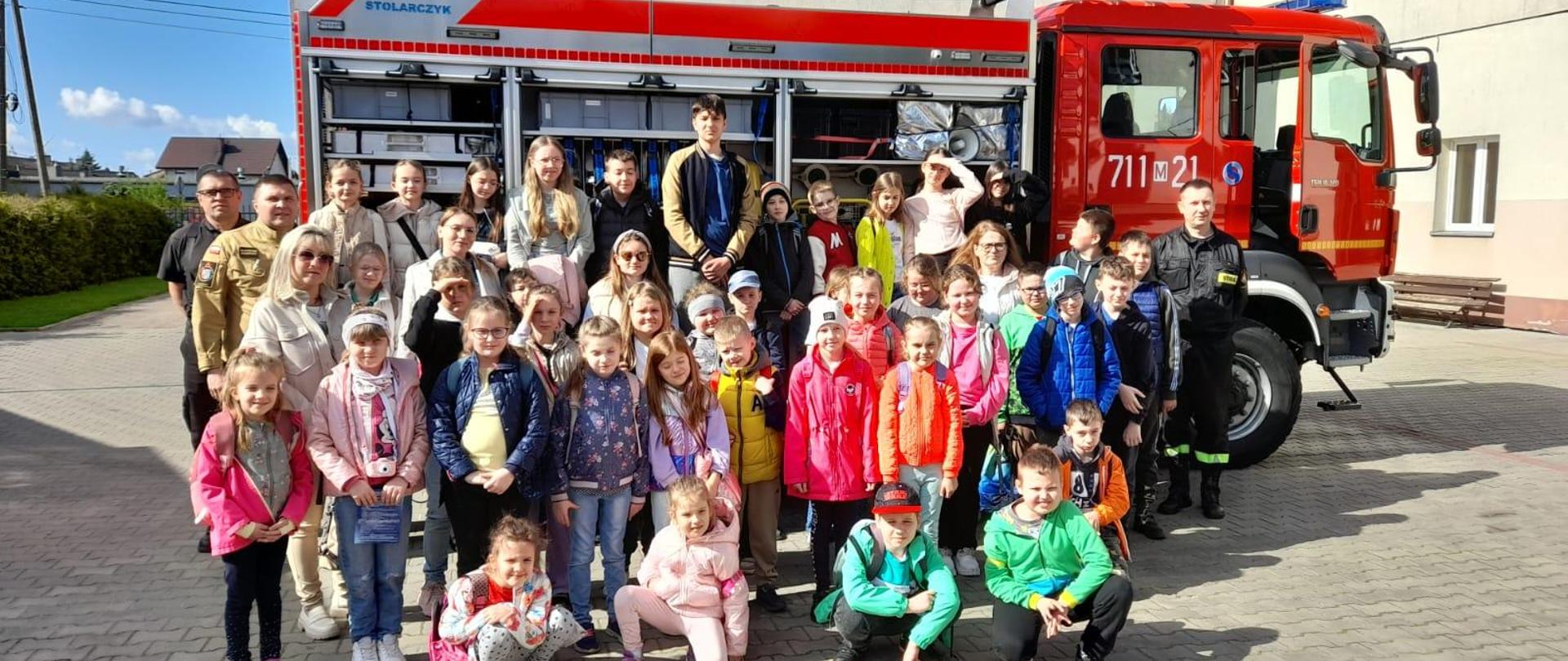 Dzieci z wizytą w Jednostce Ratowniczo – Gaśniczej w Żurominie