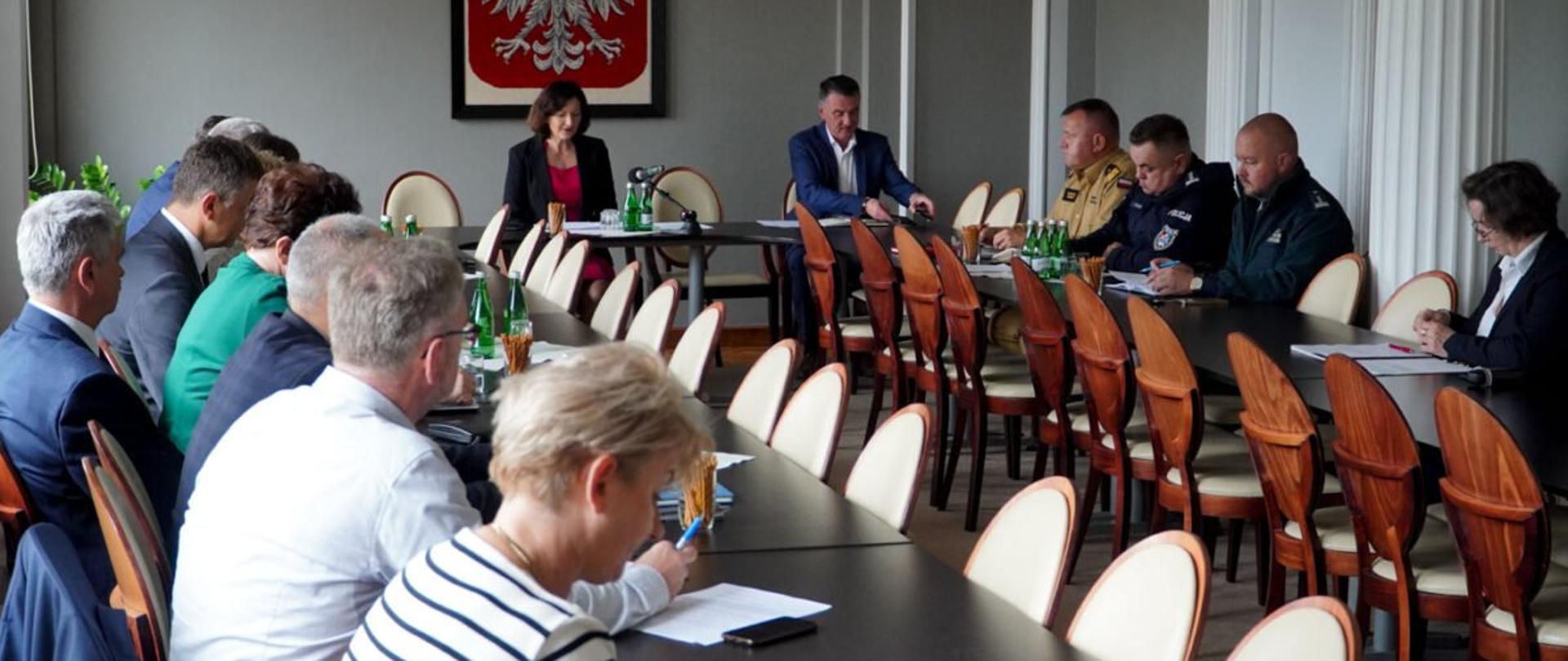 Uczestnicy narady wojewody z administracją zespoloną