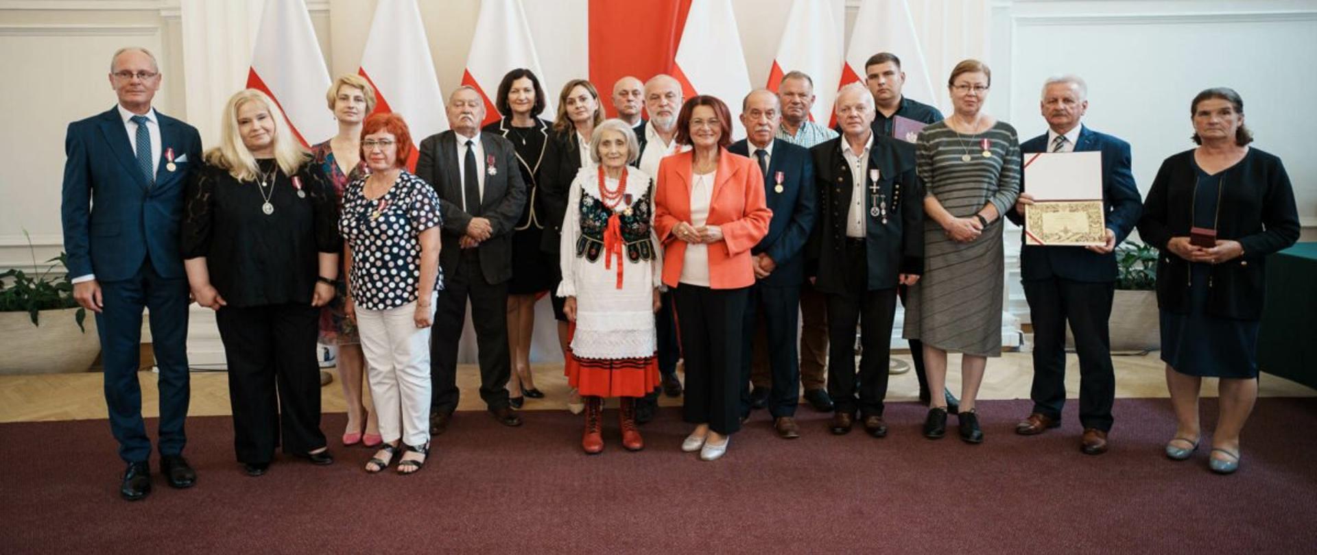 Wojewoda podkarpacki Ewa Leniart w gronie osób odznaczonych