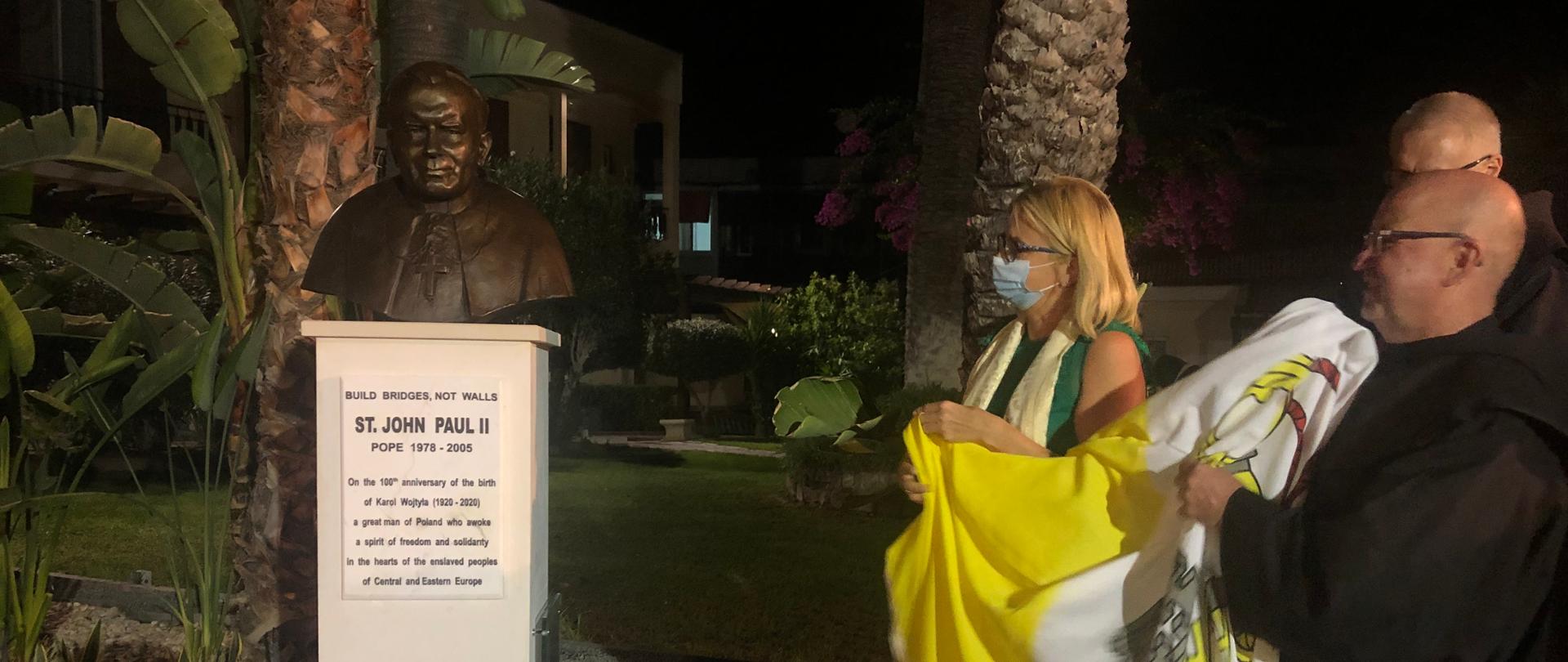 Odsłonięcie popiersia Św. Jana Pawła II.