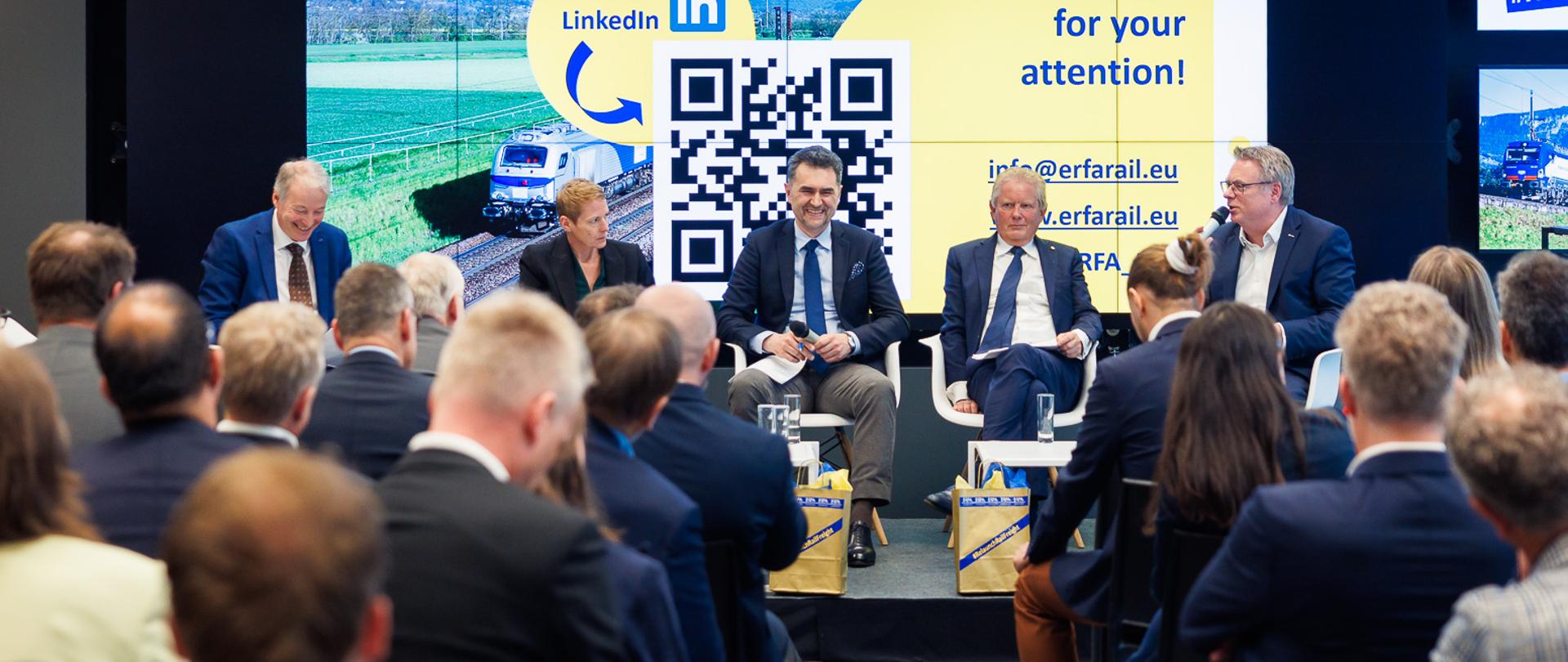 6 maja 2026 r. wiceminister infrastruktury Piotr Malepszak wziął udział w spotkaniu na temat aktualnej sytuacji w towarowym transporcie kolejowym, zorganizowanym przez EFRA (European Rail Freight Association) w Brukseli. 