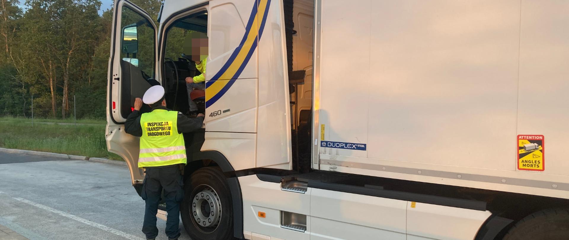 INSPEKTOR KONTROLUJE