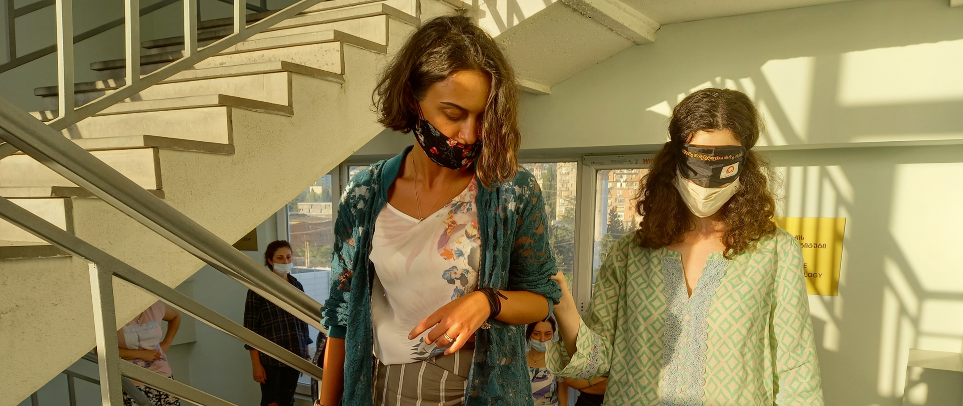 Widzę i słyszę dotykiem - o wsparciu osób z jednoczesnym uszkodzeniem wzroku i słuchu w Gruzji.