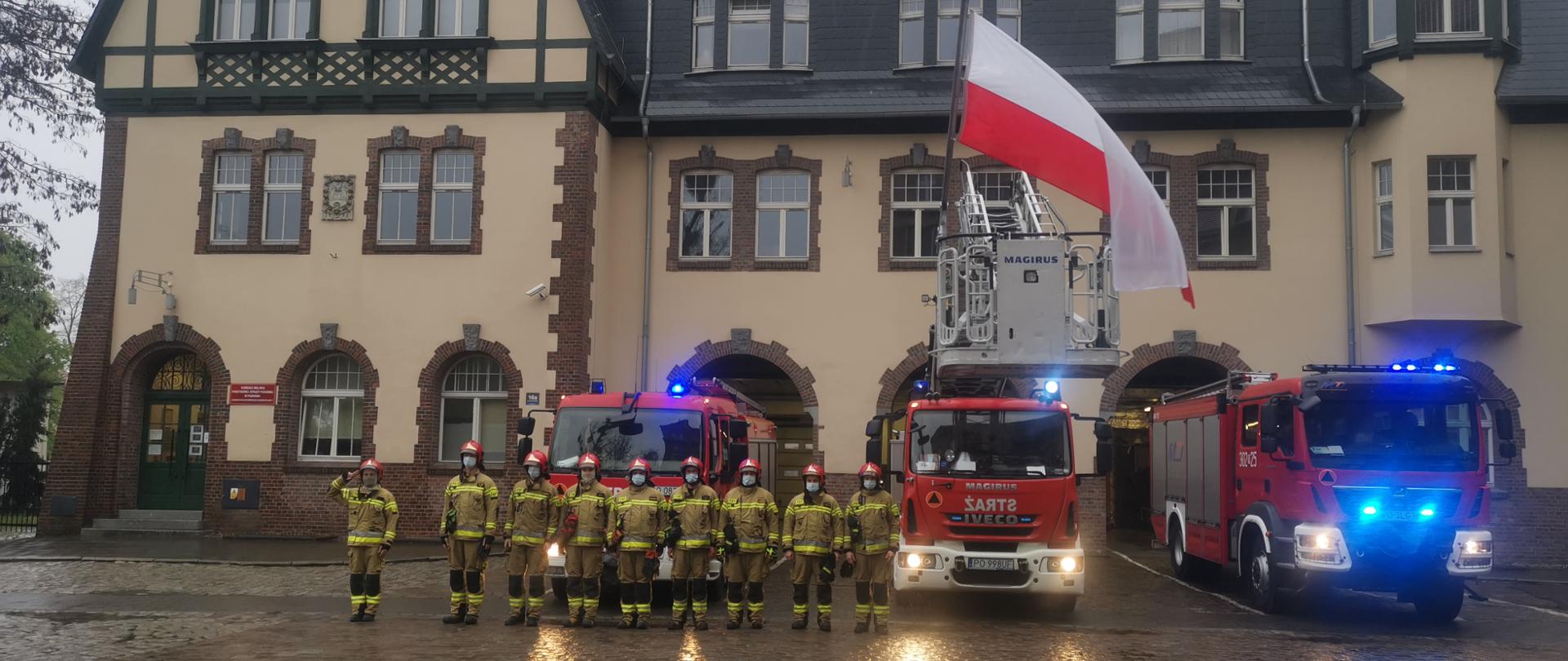 Uroczysty apel z okazji Dnia Flagi Rzeczypospolitej Polskiej