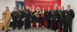 Zdjęcie przedstawia funkcjonariuszy i pracowników Komendy