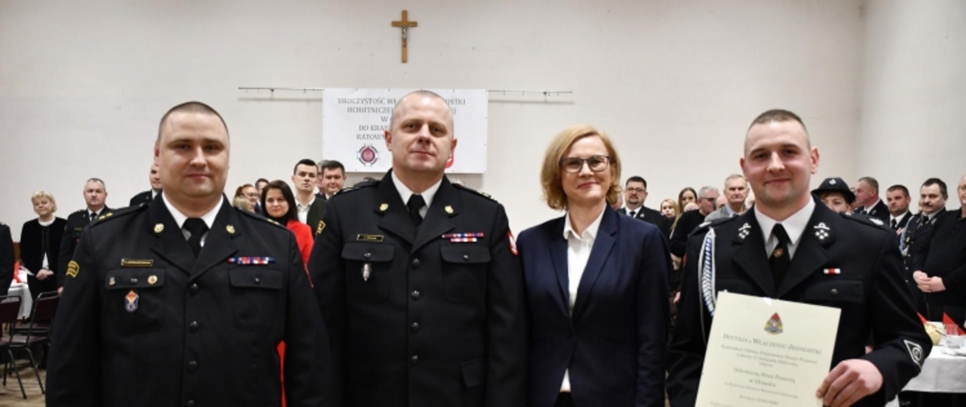 Na zdjęciu strażacy