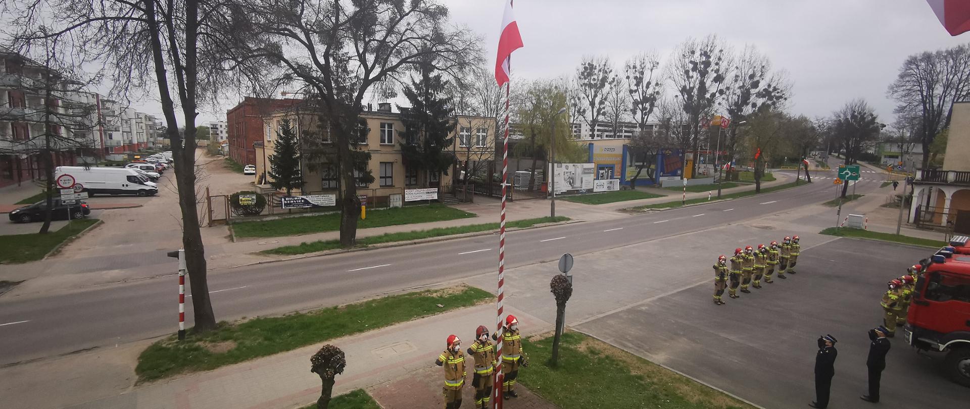 Podniesienie Flagi Państwowej.