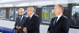 Minister infrastruktury Andrzej Adamczyk, minister cyfryzacji Marek Zagórski oraz Marek Chraniuk, Prezes Zarządu PKP Intercity