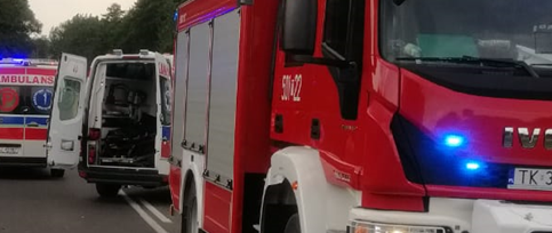 Działania ratownicze podczas wypadku w miejscowości Staszów.