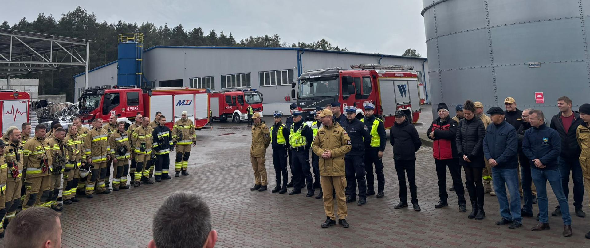 Ćwiczenia jednostek ksrg powiatu lipnowskiego na terenie zakładu Oplast-Recykling Sp. z o.o.