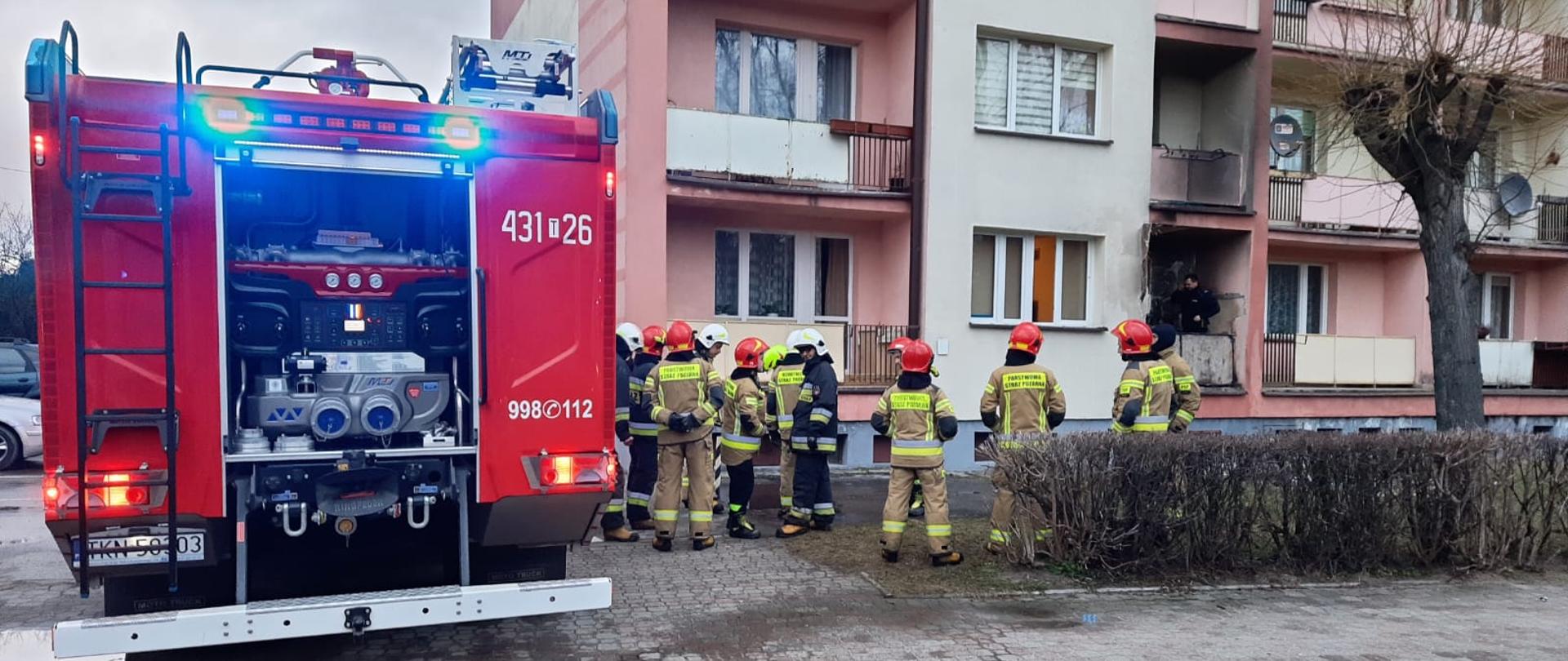 Pożar fotela na balkonie