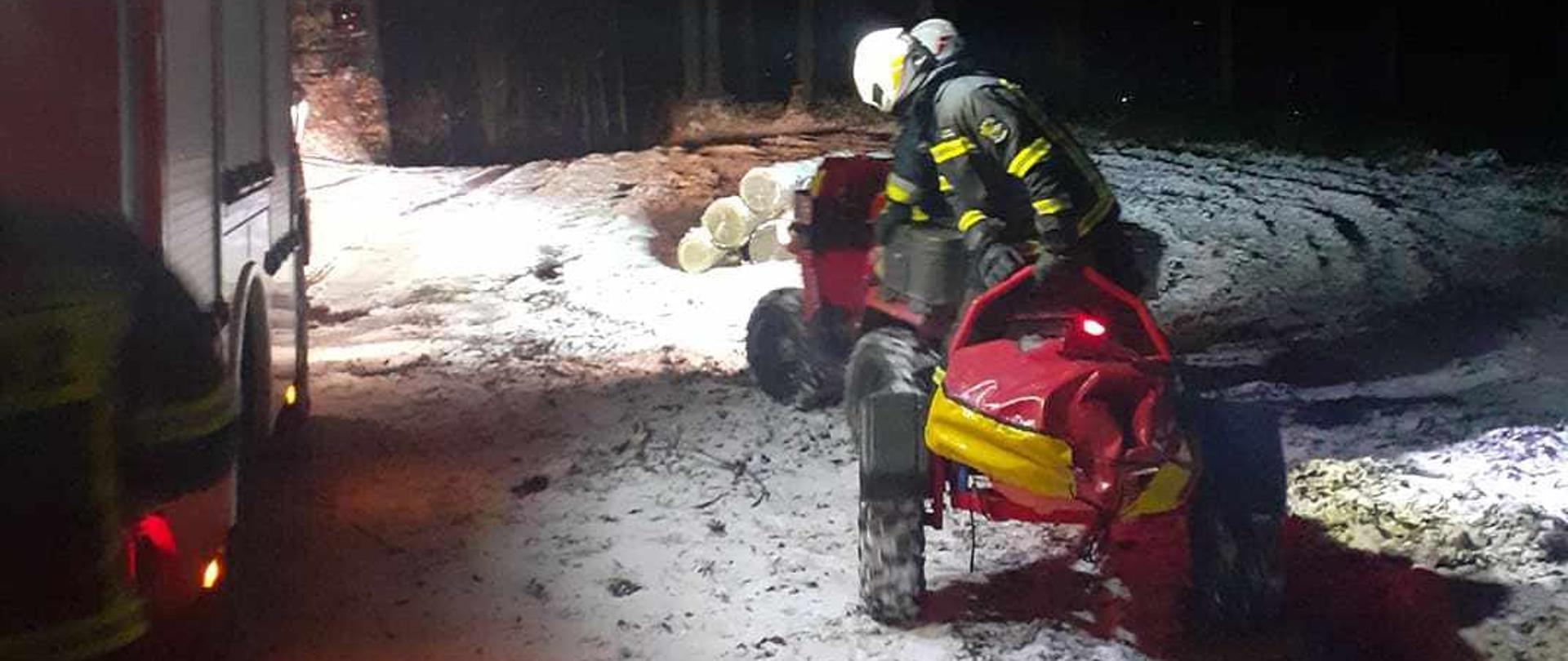 Strażacy na quadzie