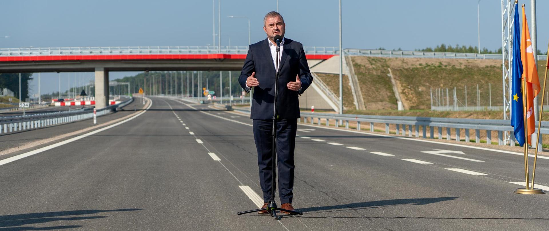 Briefing prasowy z udziałem wiceministra infrastruktury Stanisława Bukowca w związku z oddaniem do ruchu odcinka autostrady A2 Kałuszyn – Groszki