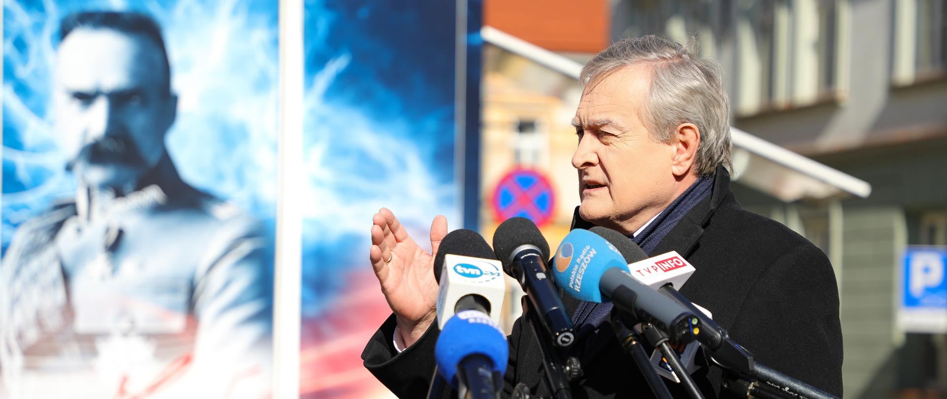 W Przemyślu zainaugurowano ogólnopolską trasę projektu „Iskry Niepodległej”, fot. Danuta Matloch