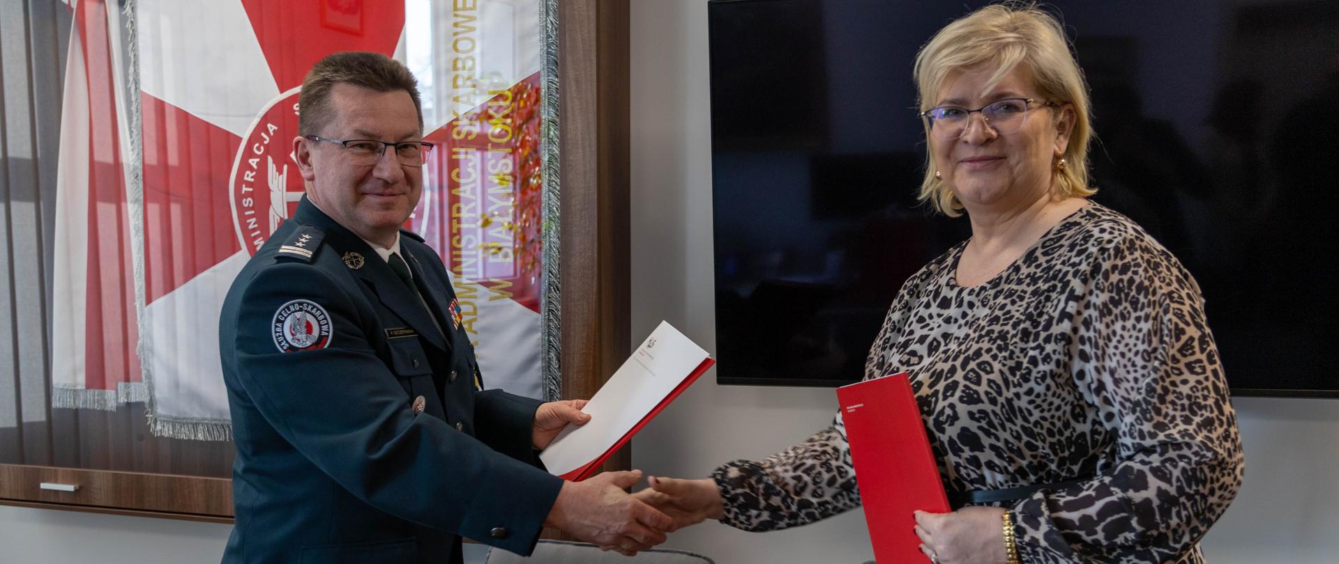 DIAS w Białymstoku podaje dłoń Rektor PUZ w Suwałkach